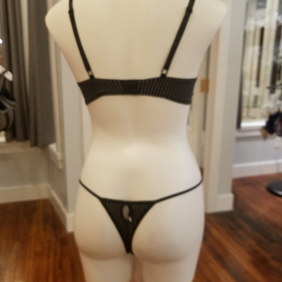 NWT - Black & White Pinstripe Bra & Thong Set - Picture 2 of 7